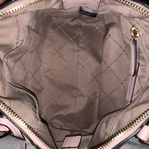 Michael Kors Purse - Picture 5 of 12